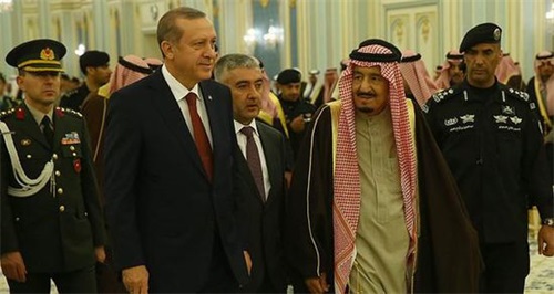 沙特国王出访土耳其 出动500辆豪车(组图)(全文)