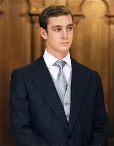 欧洲最帅公主抽烟骑马、未婚生子,但她是个好女孩!