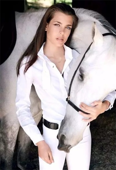 欧洲最帅公主抽烟骑马、未婚生子,但她是个好女孩!
