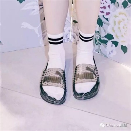 FENTY PUMA 又出话题性单品,第三双拖鞋发售!