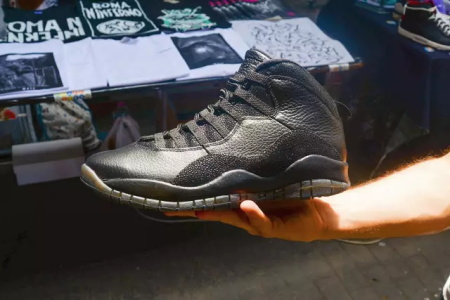 可能是目前最贵的 10 双运动鞋,Yeezy 并不是老大