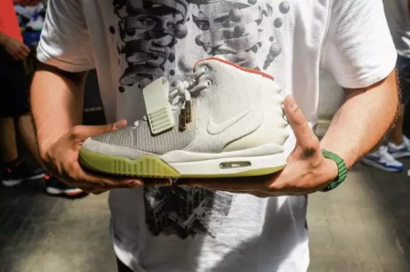 可能是目前最贵的 10 双运动鞋,Yeezy 并不是老大